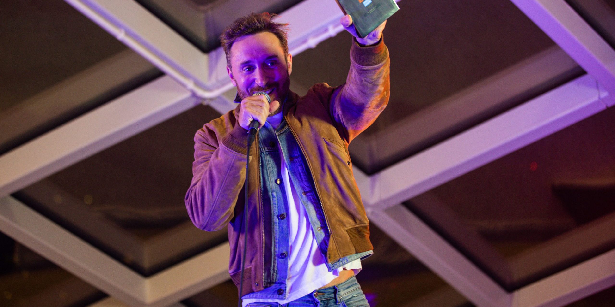 https://davidguetta.com/