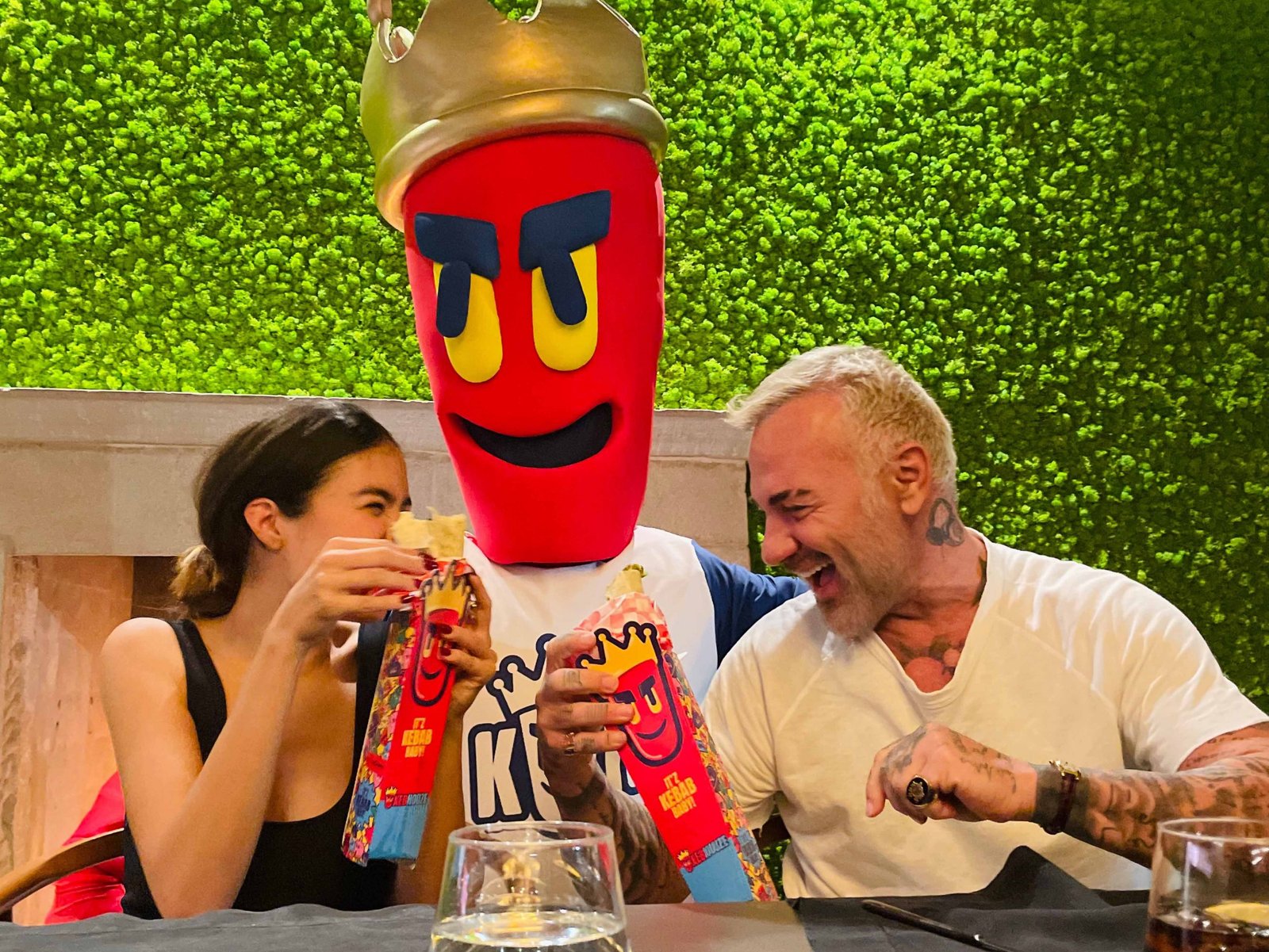 Gianluca Vacchi, Sharon e Keb